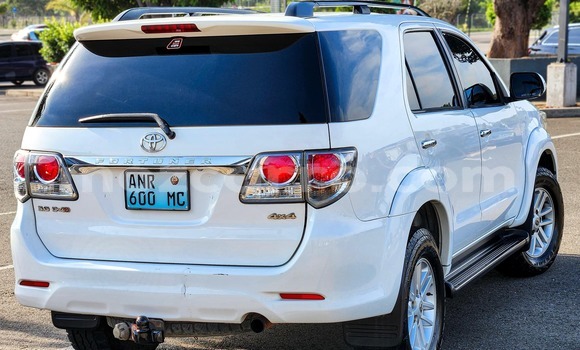 Nunua Mpya Toyota Fortuner Nyeupe Gari ndani ya Maputo nchini Maputo Nunua Mpya Toyota Fortuner Nyeupe Gari ndani ya Maputo nchini Maputo