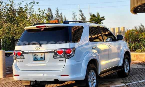 Nunua Mpya Toyota Fortuner Nyeupe Gari ndani ya Maputo nchini Maputo Nunua Mpya Toyota Fortuner Nyeupe Gari ndani ya Maputo nchini Maputo