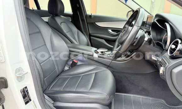 Tenga Tsaru Mercedes-Benz C-Classe Chena Mota in Maputo in Maputo Tenga Tsaru Mercedes-Benz C-Classe Chena Mota in Maputo in Maputo