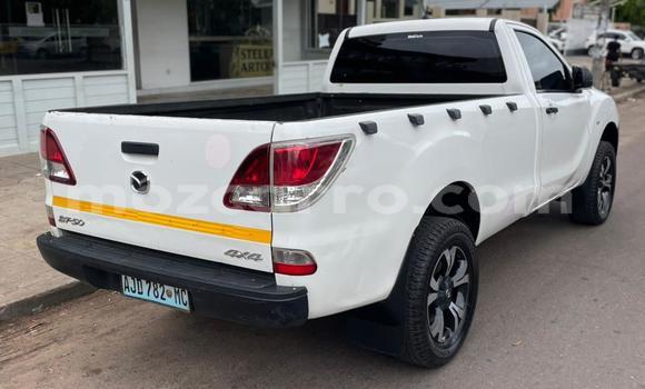 Comprar Usado Mazda BT-50 Branco Carro em Maputo em Maputo Comprar Usado Mazda BT-50 Branco Carro em Maputo em Maputo