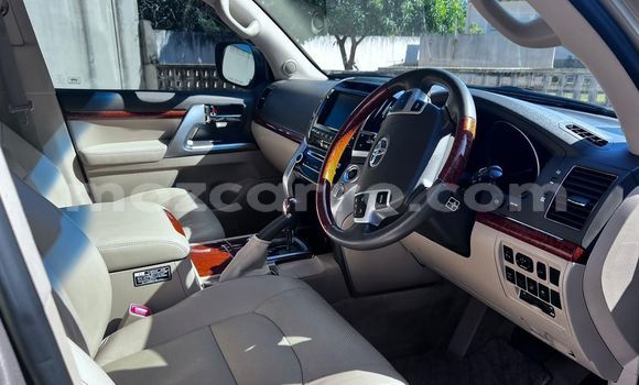 Nunua Ilio tumika Toyota Land Cruiser Prado Brown Gari ndani ya Maputo nchini Maputo Nunua Ilio tumika Toyota Land Cruiser Prado Brown Gari ndani ya Maputo nchini Maputo