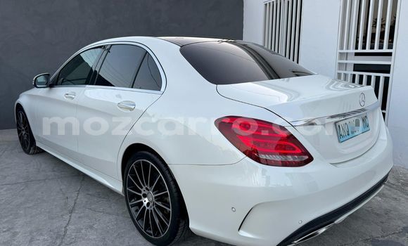 Comprar Usado Mercedes-Benz C-Classe Branco Carro em Maputo em Maputo Comprar Usado Mercedes-Benz C-Classe Branco Carro em Maputo em Maputo
