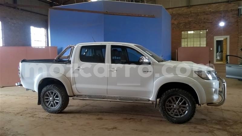 Big with watermark toyota hilux sofala beira 34007