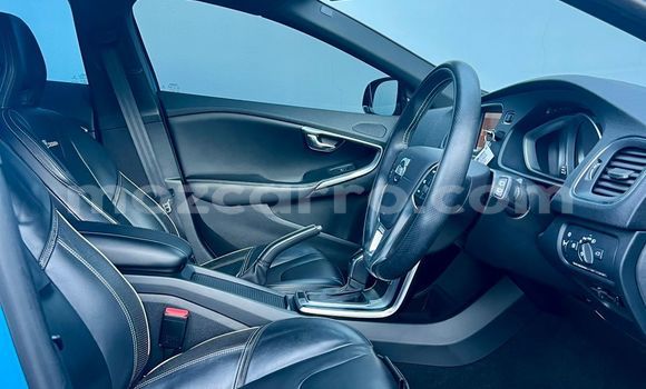 Comprar Usado Volvo V40 Azul Carro em Maputo em Maputo Comprar Usado Volvo V40 Azul Carro em Maputo em Maputo