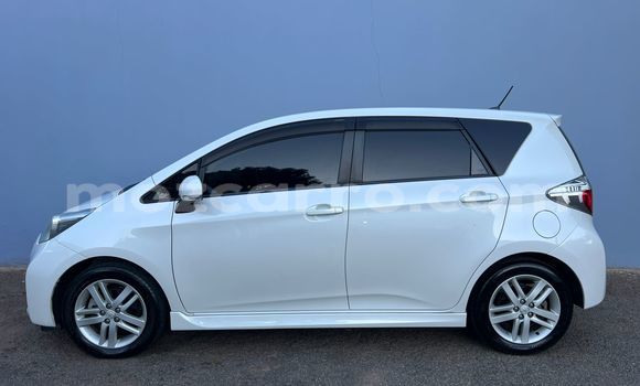 Buy Used Toyota Ractis White Car in Maputo in Maputo Buy Used Toyota Ractis White Car in Maputo in Maputo