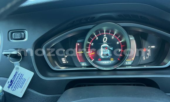 Buy Used Volvo V40 Blue Car in Maputo in Maputo Buy Used Volvo V40 Blue Car in Maputo in Maputo