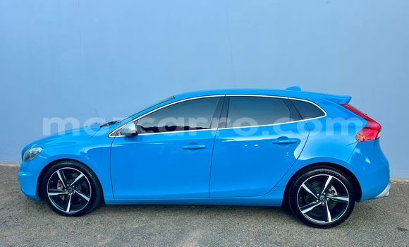 Buy Used Volvo V40 Blue Car in Maputo in Maputo Buy Used Volvo V40 Blue Car in Maputo in Maputo