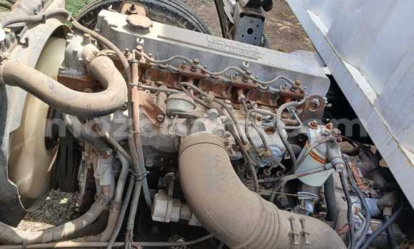 Tenga Tsaru Isuzu 117 Chena Mota in Maputo in Maputo Tenga Tsaru Isuzu 117 Chena Mota in Maputo in Maputo