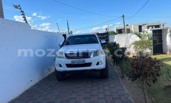Buy Used Toyota Hilux White Car in Maputo in Maputo Buy Used Toyota Hilux White Car in Maputo in Maputo