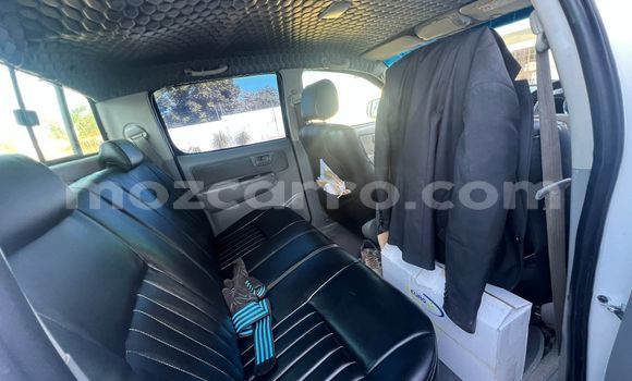Buy Used Toyota Hilux White Car in Maputo in Maputo Buy Used Toyota Hilux White Car in Maputo in Maputo
