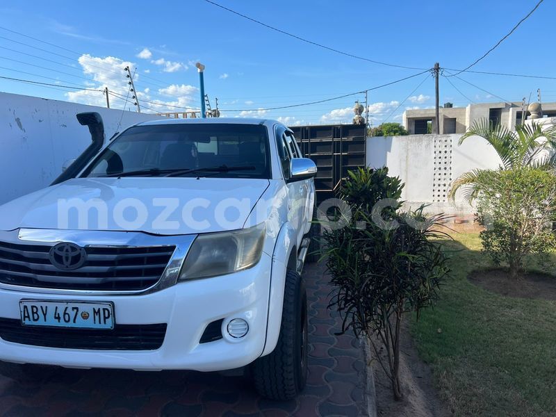 Big with watermark toyota hilux maputo maputo 34040