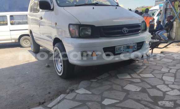 Comprar Usado Toyota Town Ace Branco Carro em Maputo em Maputo