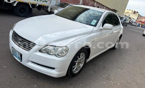 Comprar Usado Toyota Mark X Branco Carro em Maputo em Maputo