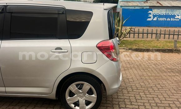 Comprar Usado Toyota Ractis De outros Carro em Maputo em Maputo Comprar Usado Toyota Ractis De outros Carro em Maputo em Maputo