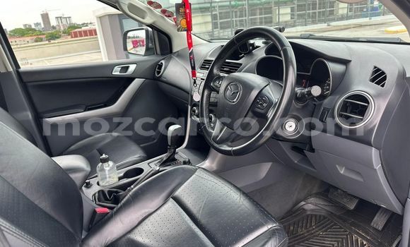Comprar Usado Mazda BT-50 De outros Carro em Maputo em Maputo Comprar Usado Mazda BT-50 De outros Carro em Maputo em Maputo