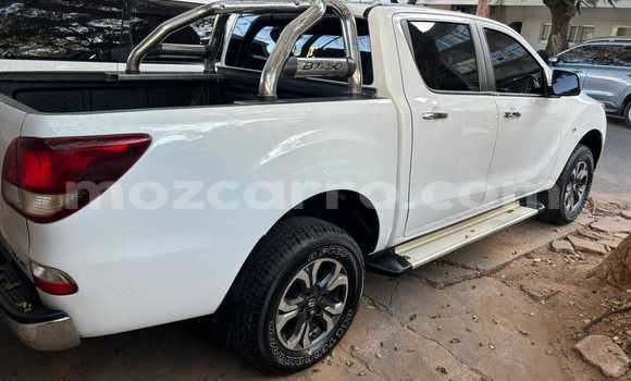 Tenga Tsaru Mazda BT-50 Chena Mota in Maputo in Maputo Tenga Tsaru Mazda BT-50 Chena Mota in Maputo in Maputo