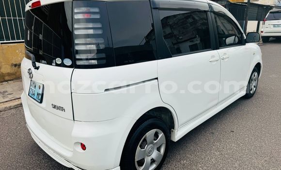 Nunua Ilio tumika Toyota Sienta Nyeupe Gari ndani ya Maputo nchini Maputo