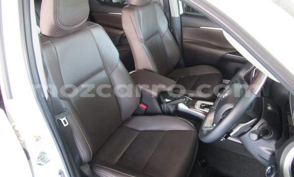 Nunua Ilio tumika Toyota Fortuner Nyekundu Gari ndani ya Maputo nchini Maputo Nunua Ilio tumika Toyota Fortuner Nyekundu Gari ndani ya Maputo nchini Maputo