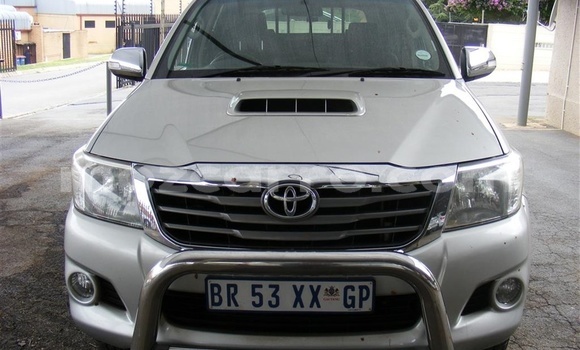 Comprar Usado Toyota Hilux Prata Carro em Maputo em Maputo Comprar Usado Toyota Hilux Prata Carro em Maputo em Maputo