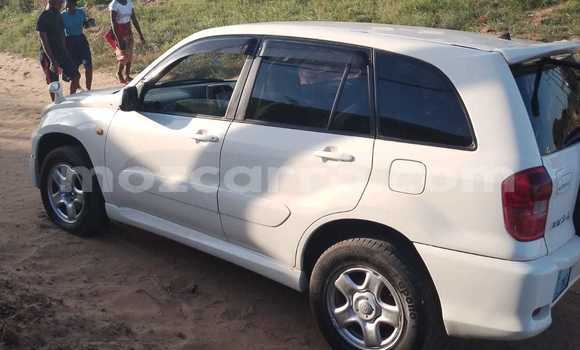 Nunua Ilio tumika Toyota RAV4 Nyeupe Gari ndani ya Maputo nchini Maputo Nunua Ilio tumika Toyota RAV4 Nyeupe Gari ndani ya Maputo nchini Maputo