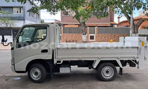 Comprar Novo Toyota Dyna Branco Caminhão em Maputo em Maputo Comprar Novo Toyota Dyna Branco Caminhão em Maputo em Maputo