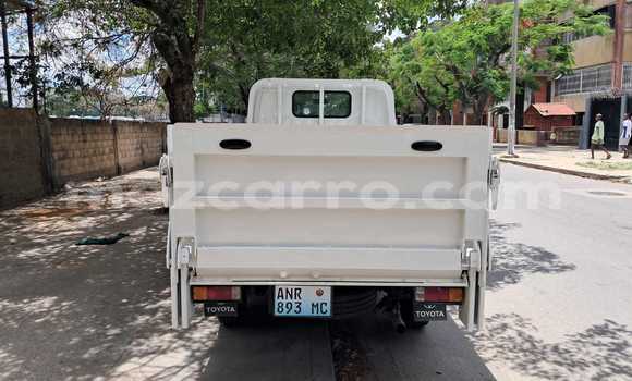 Comprar Novo Toyota Dyna Branco Caminhão em Maputo em Maputo Comprar Novo Toyota Dyna Branco Caminhão em Maputo em Maputo