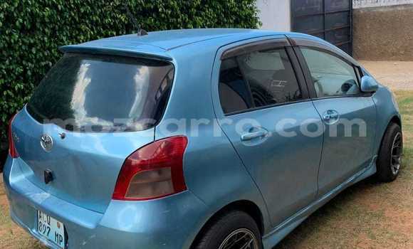 Comprar Usado Toyota Vitz Azul Carro em Maputo em Maputo