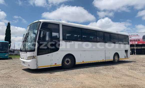 Comprar Usado Mercedes‒Benz 1117 Branco Caminhão em Maputo em Maputo Comprar Usado Mercedes‒Benz 1117 Branco Caminhão em Maputo em Maputo