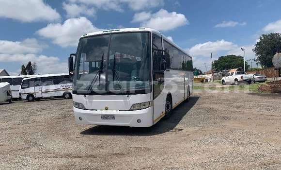 Comprar Usado Mercedes‒Benz 1117 Branco Caminhão em Maputo em Maputo Comprar Usado Mercedes‒Benz 1117 Branco Caminhão em Maputo em Maputo