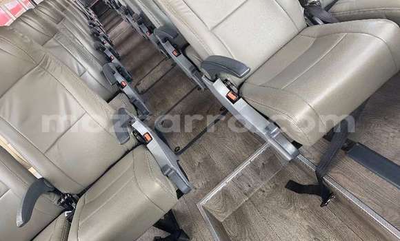 Comprar Usado Mercedes‒Benz 1117 Branco Caminhão em Maputo em Maputo Comprar Usado Mercedes‒Benz 1117 Branco Caminhão em Maputo em Maputo