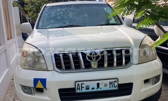 Buy Used Toyota Land Cruiser Prado White Car in Maputo in Maputo Buy Used Toyota Land Cruiser Prado White Car in Maputo in Maputo