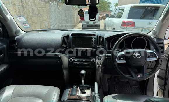 Nunua Ilio tumika Toyota Land Cruiser Nyeupe Gari ndani ya Maputo nchini Maputo Nunua Ilio tumika Toyota Land Cruiser Nyeupe Gari ndani ya Maputo nchini Maputo