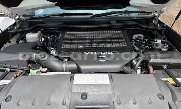 Nunua Ilio tumika Toyota Land Cruiser Nyeupe Gari ndani ya Maputo nchini Maputo Nunua Ilio tumika Toyota Land Cruiser Nyeupe Gari ndani ya Maputo nchini Maputo