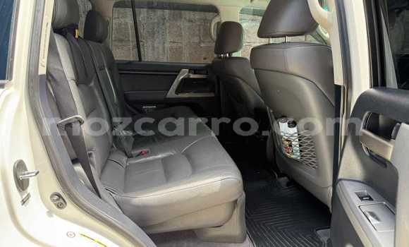Comprar Usado Toyota Land Cruiser Branco Carro em Maputo em Maputo Comprar Usado Toyota Land Cruiser Branco Carro em Maputo em Maputo