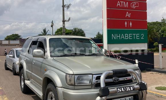 Nunua Ilio tumika Toyota Hilux Surf Fedha Gari ndani ya Maputo nchini Maputo