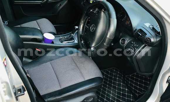 Nunua Ilio tumika Mercedes-Benz C180 COUPE Nyingine Gari ndani ya Maputo nchini Maputo Nunua Ilio tumika Mercedes-Benz C180 COUPE Nyingine Gari ndani ya Maputo nchini Maputo