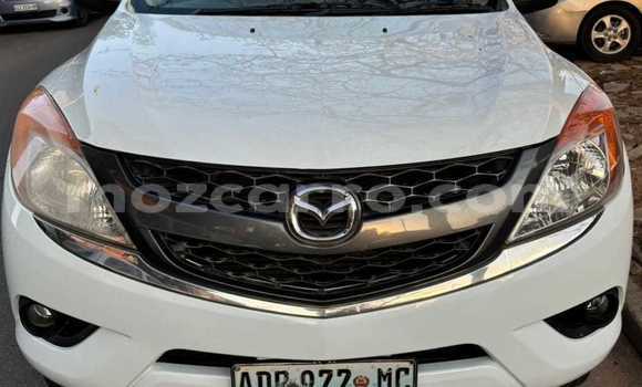 Comprar Usado Mazda BT-50 Branco Carro em Maputo em Maputo Comprar Usado Mazda BT-50 Branco Carro em Maputo em Maputo