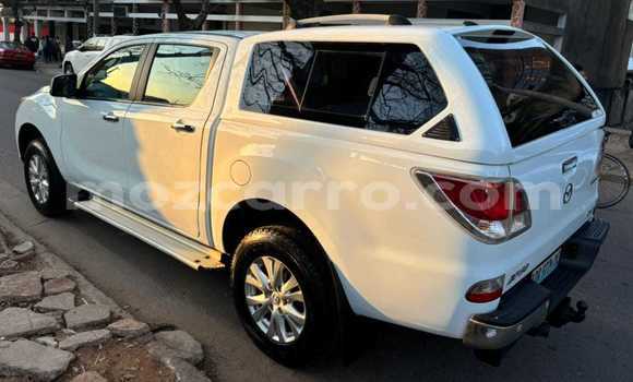 Comprar Usado Mazda BT-50 Branco Carro em Maputo em Maputo Comprar Usado Mazda BT-50 Branco Carro em Maputo em Maputo