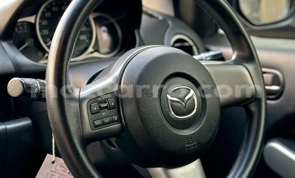 Nunua Ilio tumika Mazda Demio Bluu Gari ndani ya Maputo nchini Maputo Nunua Ilio tumika Mazda Demio Bluu Gari ndani ya Maputo nchini Maputo