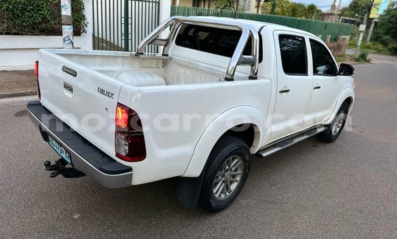 Nunua Ilio tumika Toyota Hilux Nyeupe Gari ndani ya Maputo nchini Maputo Nunua Ilio tumika Toyota Hilux Nyeupe Gari ndani ya Maputo nchini Maputo