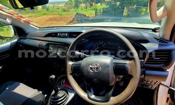 Comprar Usado Toyota Hilux Branco Carro em Maputo em Maputo Comprar Usado Toyota Hilux Branco Carro em Maputo em Maputo
