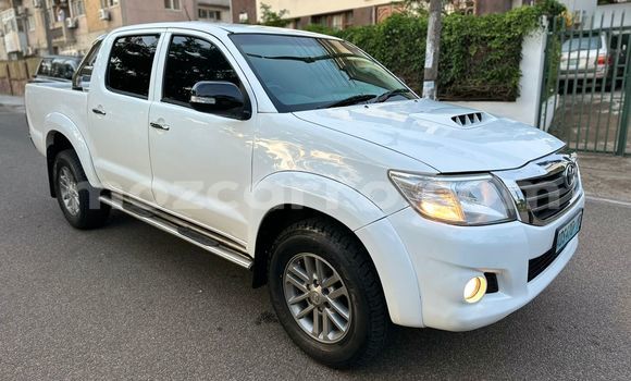 Nunua Ilio tumika Toyota Hilux Nyeupe Gari ndani ya Maputo nchini Maputo Nunua Ilio tumika Toyota Hilux Nyeupe Gari ndani ya Maputo nchini Maputo