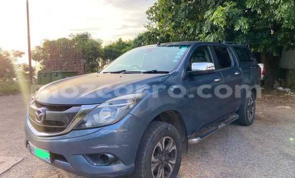 Comprar Usado Mazda BT-50 Azul Carro em Maputo em Maputo Comprar Usado Mazda BT-50 Azul Carro em Maputo em Maputo