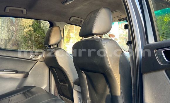 Comprar Usado Mazda BT-50 Azul Carro em Maputo em Maputo Comprar Usado Mazda BT-50 Azul Carro em Maputo em Maputo