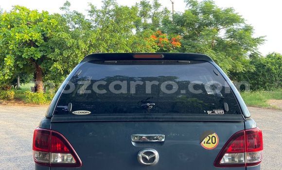 Comprar Usado Mazda BT-50 Azul Carro em Maputo em Maputo Comprar Usado Mazda BT-50 Azul Carro em Maputo em Maputo