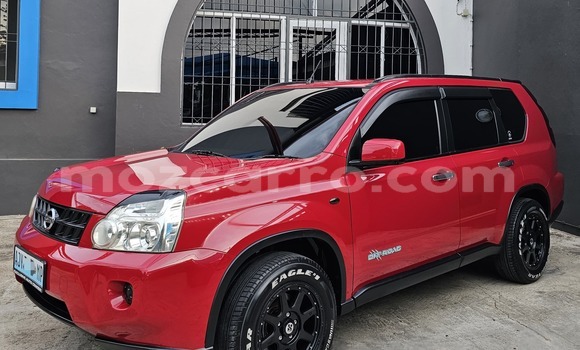 Nunua Ilio tumika Nissan X-Trail Nyekundu Gari ndani ya Maputo nchini Maputo
