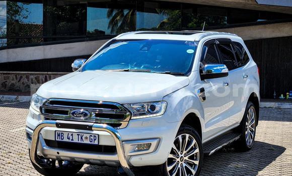 Buy Used Ford Everest White Car in Maputo in Maputo
