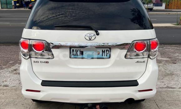 Nunua Mpya Toyota Fortuner Nyeupe Gari ndani ya Maputo nchini Maputo Nunua Mpya Toyota Fortuner Nyeupe Gari ndani ya Maputo nchini Maputo