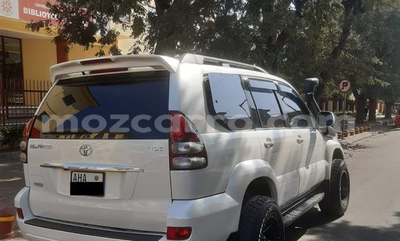 Nunua Ilio tumika Toyota Land Cruiser Prado Nyeupe Gari ndani ya Maputo nchini Maputo Nunua Ilio tumika Toyota Land Cruiser Prado Nyeupe Gari ndani ya Maputo nchini Maputo