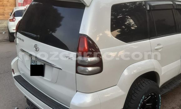 Nunua Ilio tumika Toyota Land Cruiser Prado Nyeupe Gari ndani ya Maputo nchini Maputo Nunua Ilio tumika Toyota Land Cruiser Prado Nyeupe Gari ndani ya Maputo nchini Maputo